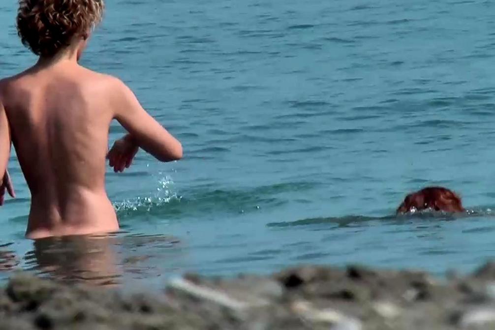 Amateur Beach Nude Shot Sun